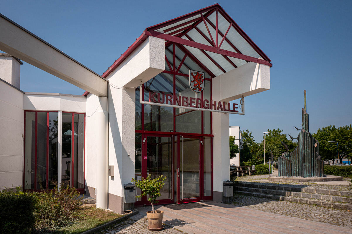 Eingang der Kürnberghalle