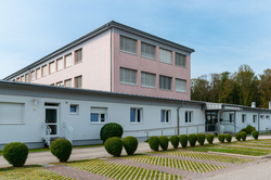 Gebäude der Neuen Mittelschule Doppl