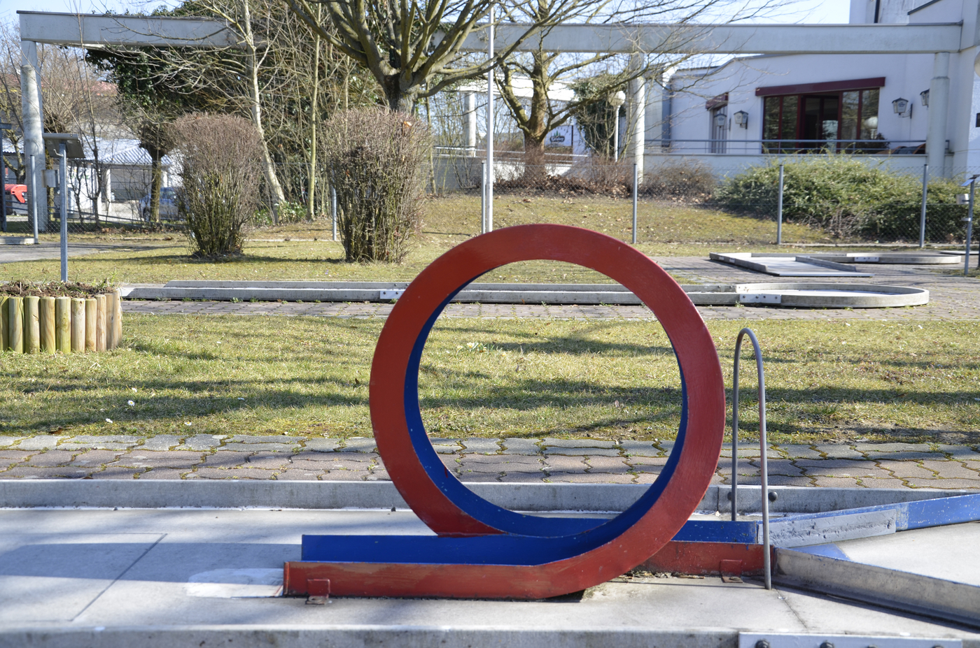 Roter Looping der Bahnengolfbahn